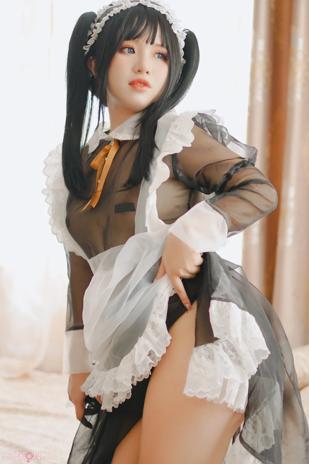 Coser@Chono Black: Transparent Maid (16 photos)