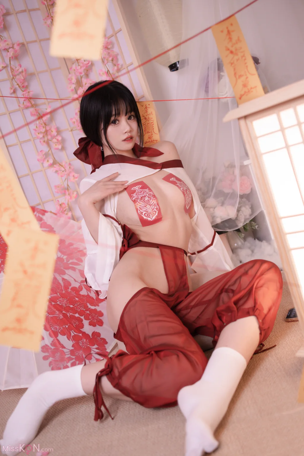 Coser@星黛鹿鹿: 祈福巫女 (56 photos)