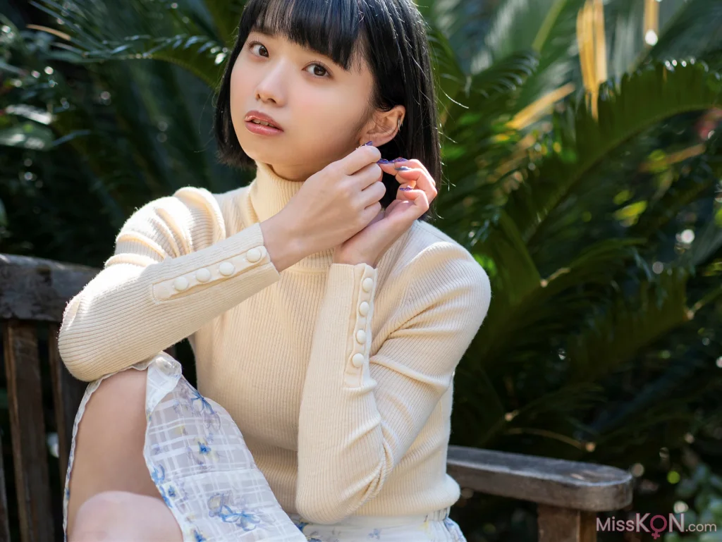 [JP] 遠月とうか: FLASHデジタル写真集 アイドル人生、満喫中！ (37 photos)