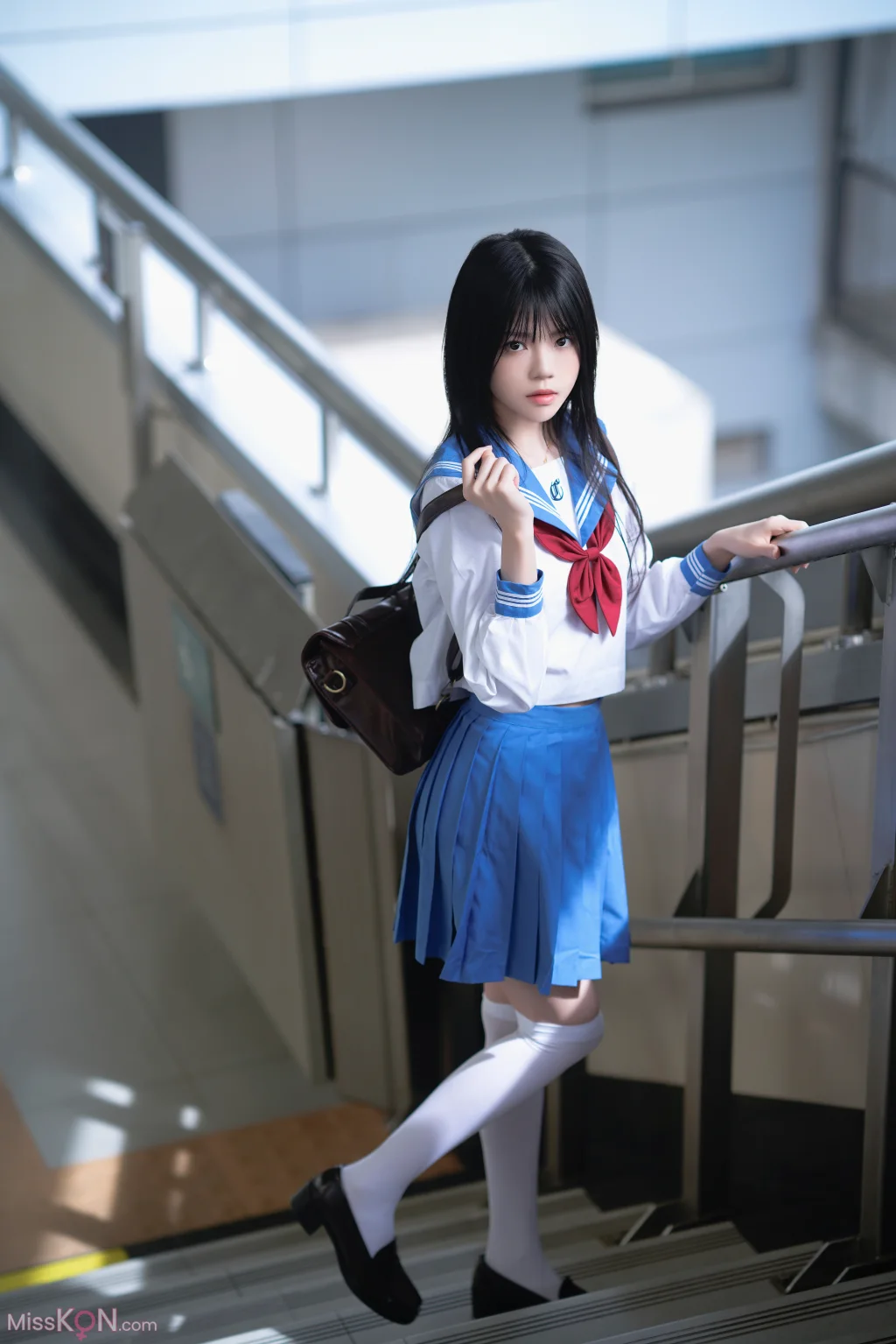 Coser@桜桃喵: 地铁JK (33 photos)