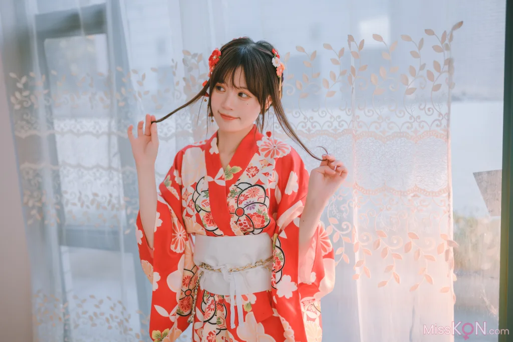 Coser@千反田鹿子: 日常 浴衣室内 (49 photos)