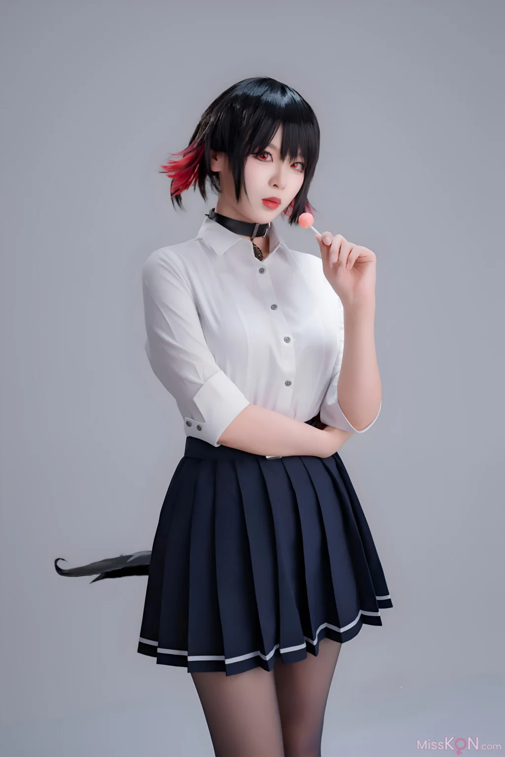 Coser@轩萧学姐: 鲨鱼妹JK (100 photos + 1 video)