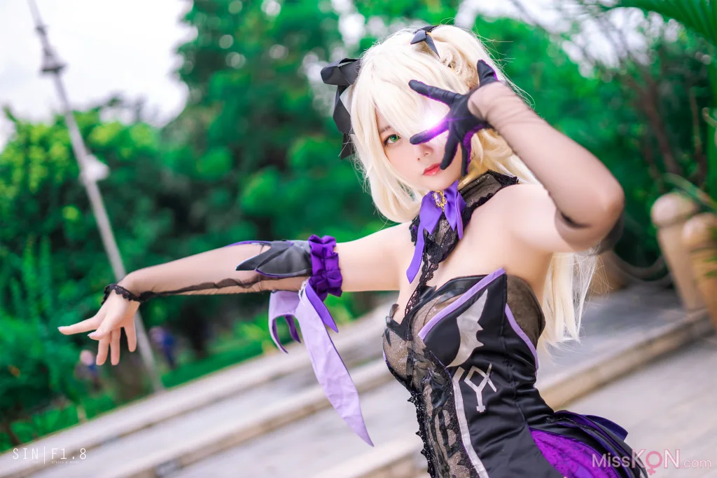 Coser@Messie Huang: Fischl Genshin Impact (15 photos)