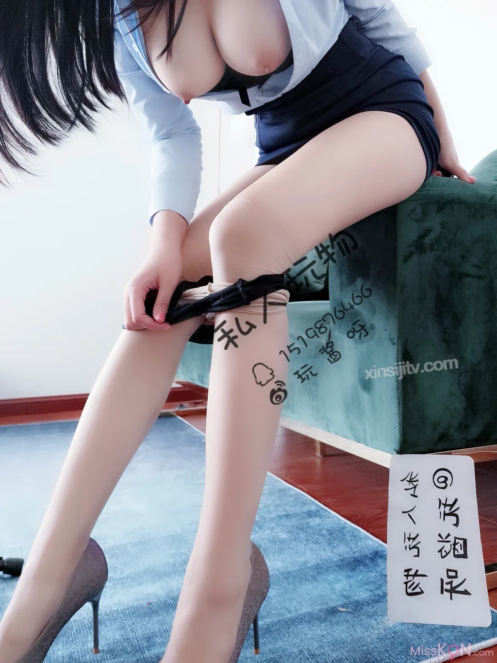 Coser@私人玩物: 熟透蜜桃腿控 (29 photos + 1 video)