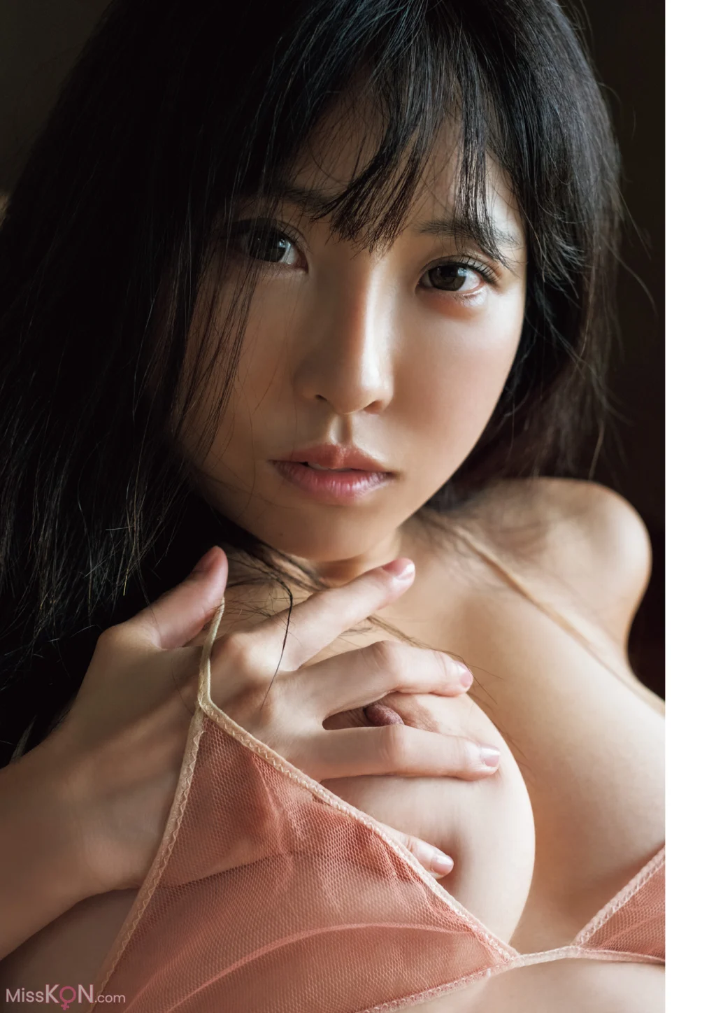 [JP] Hotaru Kusakabe (日下部ほたる): 写真集 「赤い糸」 (88 photos)