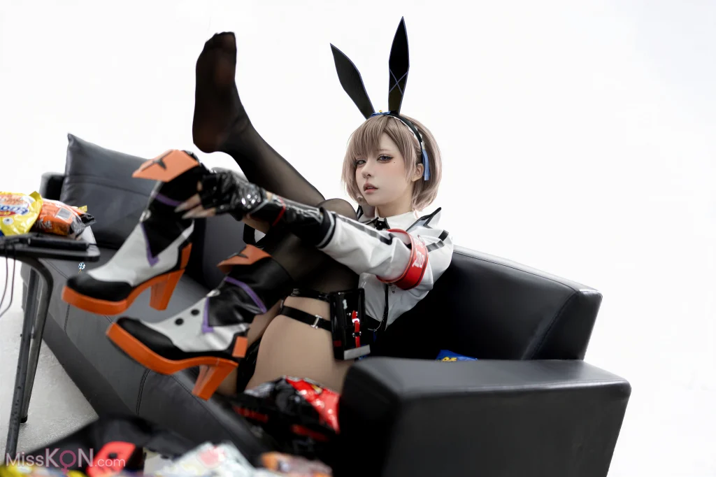 Coser@纸悦Etsu_ko: 外卖兔 (65 photos)