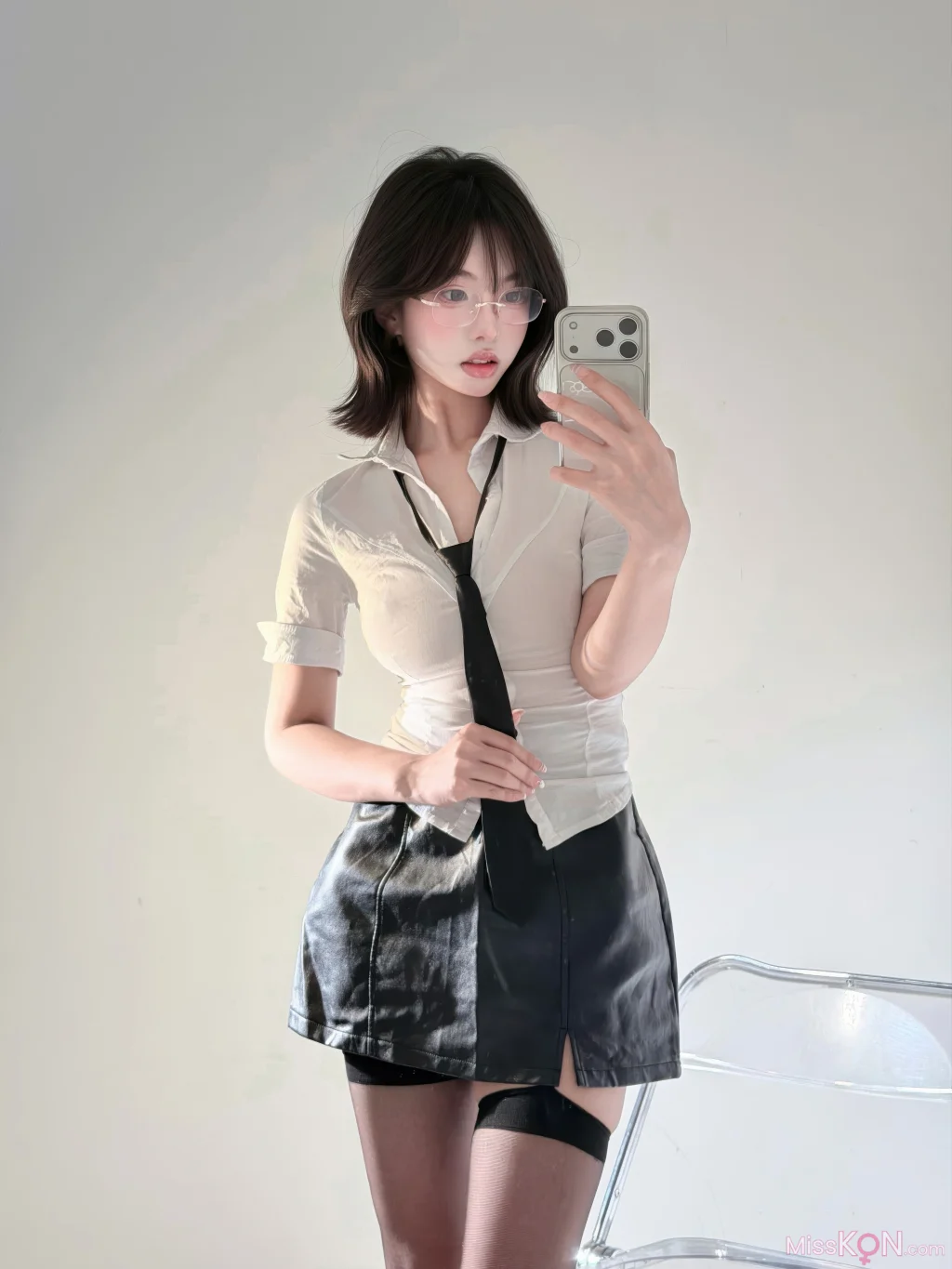Coser@你的真真u: 职场副本 (70 photos + 2 videos) Coser@你的真真u: 职场副本 (70 photos + 2 videos)