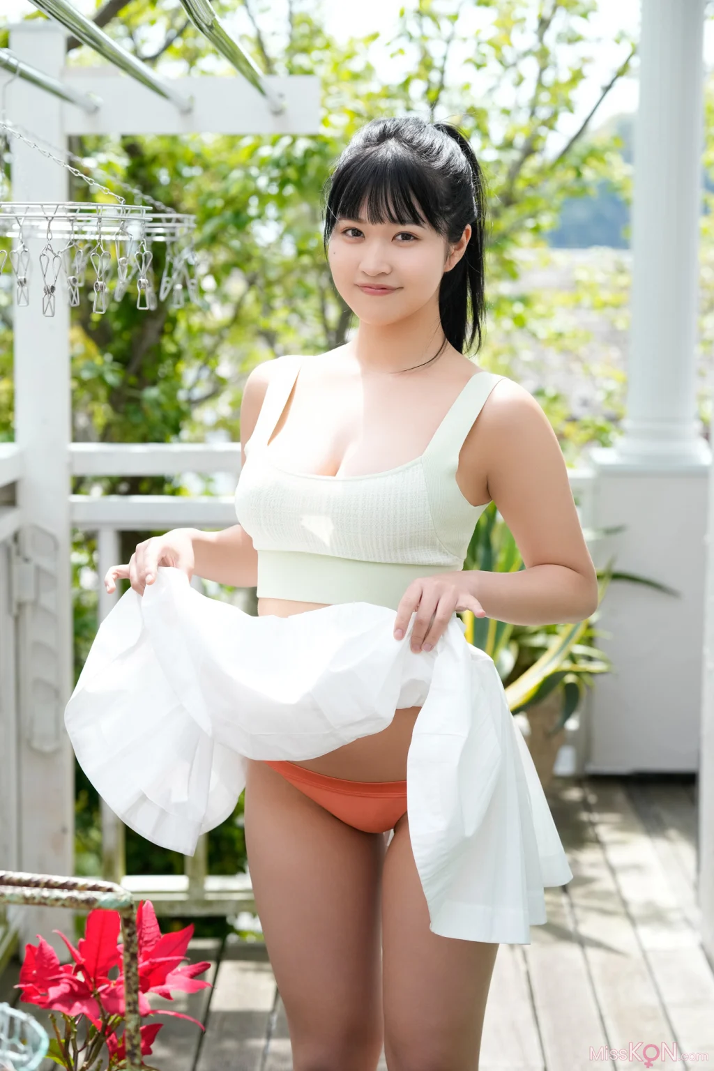 [JP] Miyuka Minami (南みゆか): FRIDAYデジタル写真集 もぎたてジューシー (90 photos)