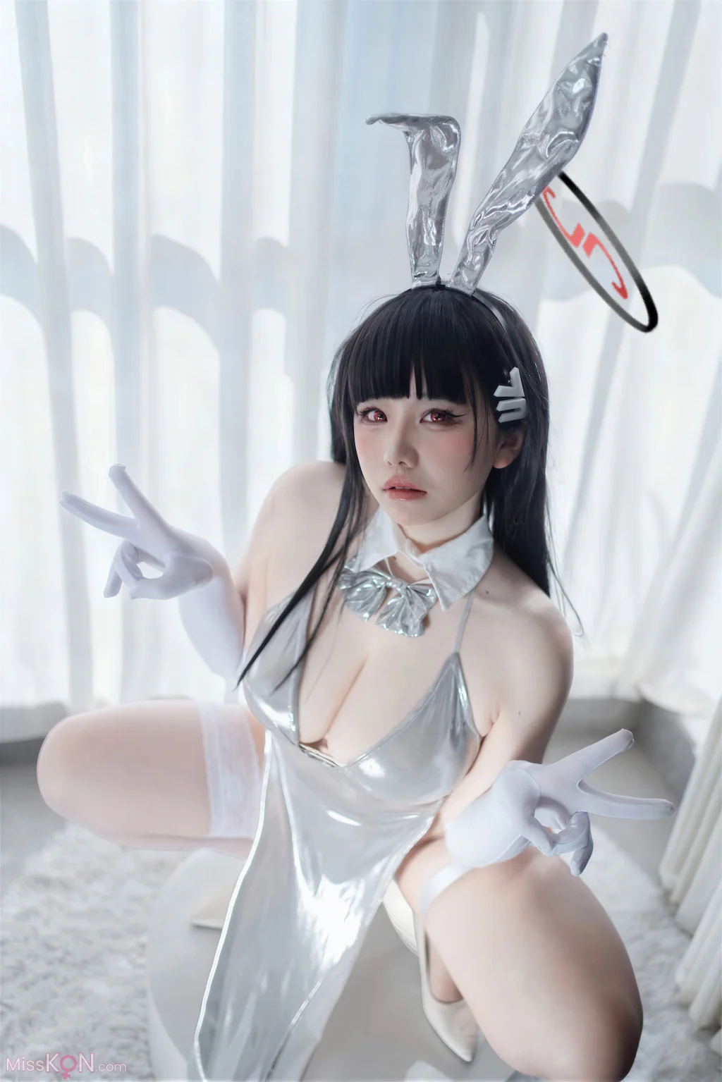 Coser@阿半今天很开心: 蔚蓝档案 调月莉音 银色长裙 (102 photos + 3 videos)