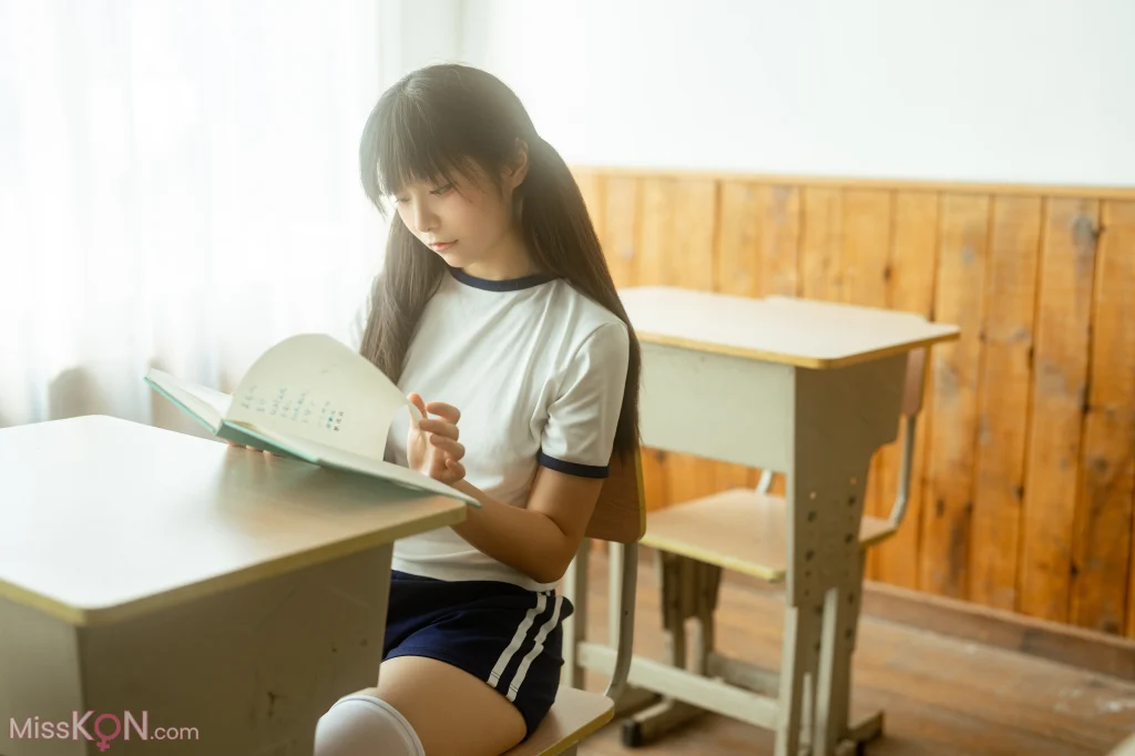 Coser@铁手叫兽: 饱饱 午后教室 (34 photos + 1 video)