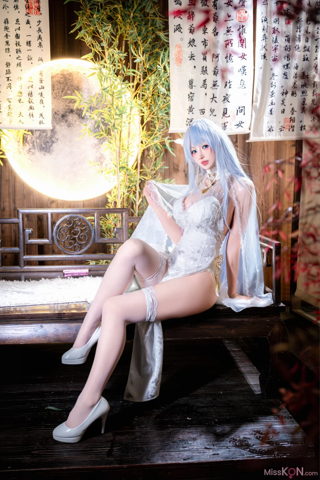 Coser@西园寺南歌: 碧蓝航线 阿尔比恩旗袍 (9 photos)