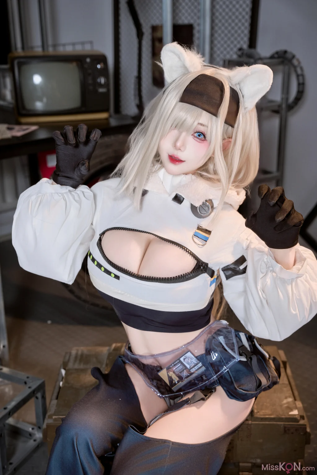 Coser@末夜787: 明日方舟 极光 (25 photos)