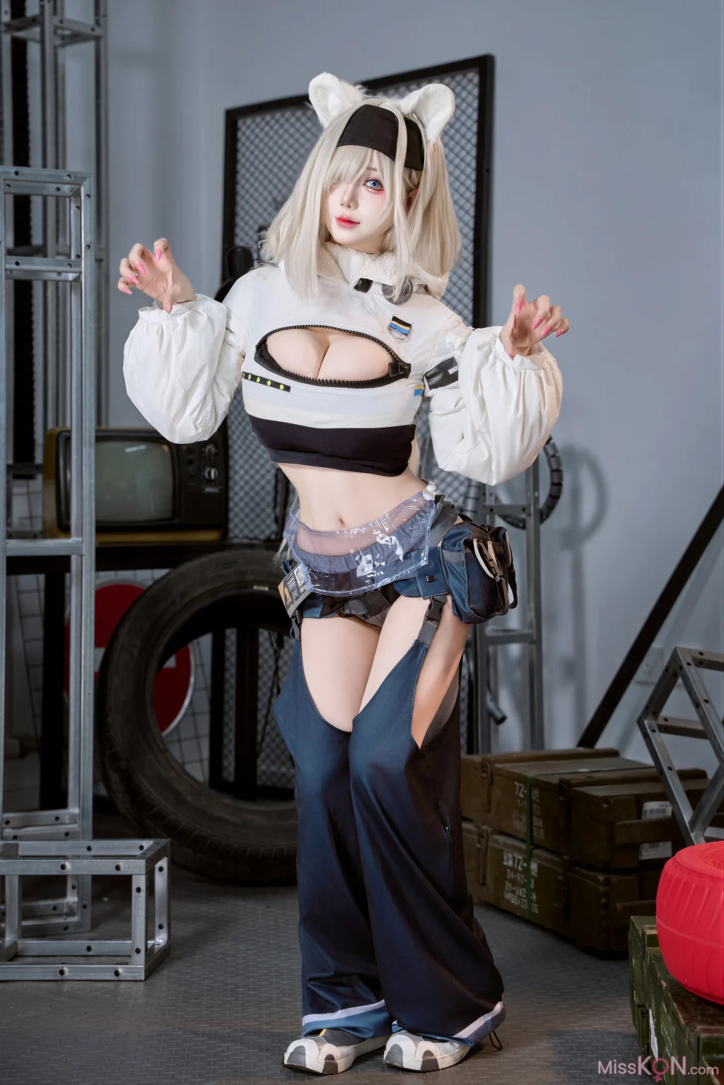 Coser@末夜787: 明日方舟 极光 (25 photos)