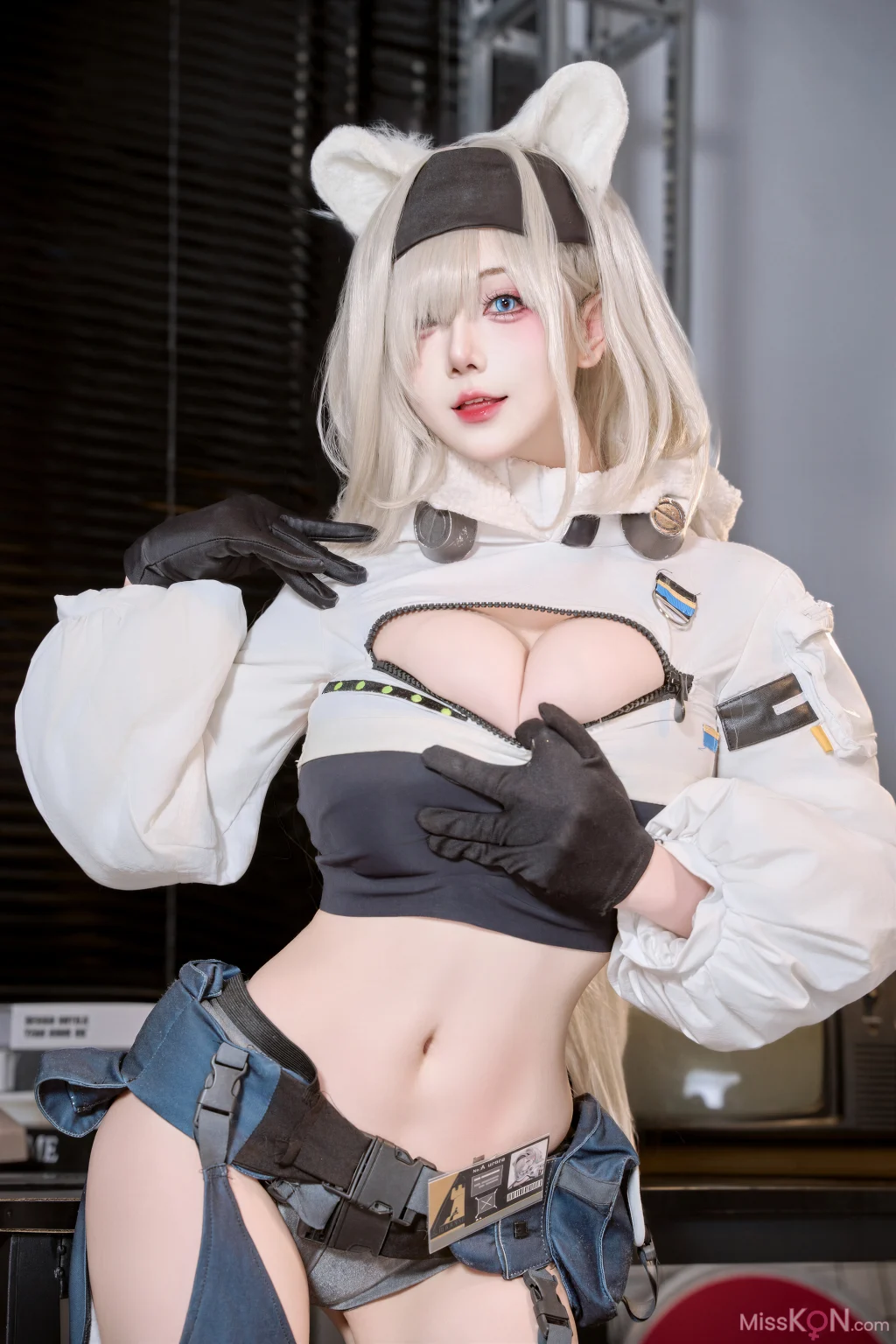 Coser@末夜787: 明日方舟 极光 (25 photos)