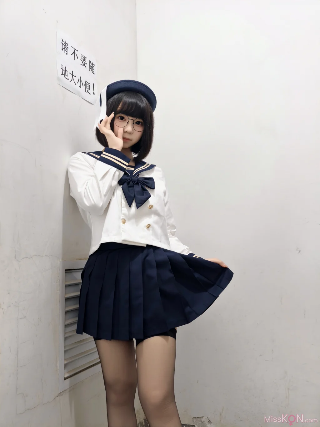Coser@叫兽: 蘑菇头 – JK露出 (32 photos + 1 video)