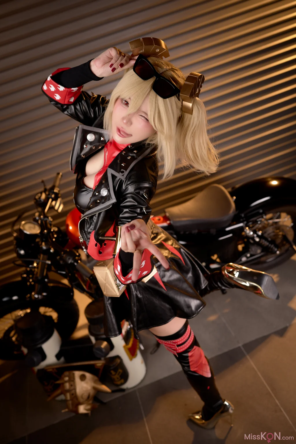 Coser@ZinieQ: Burnice (39 photos + 7 videos)