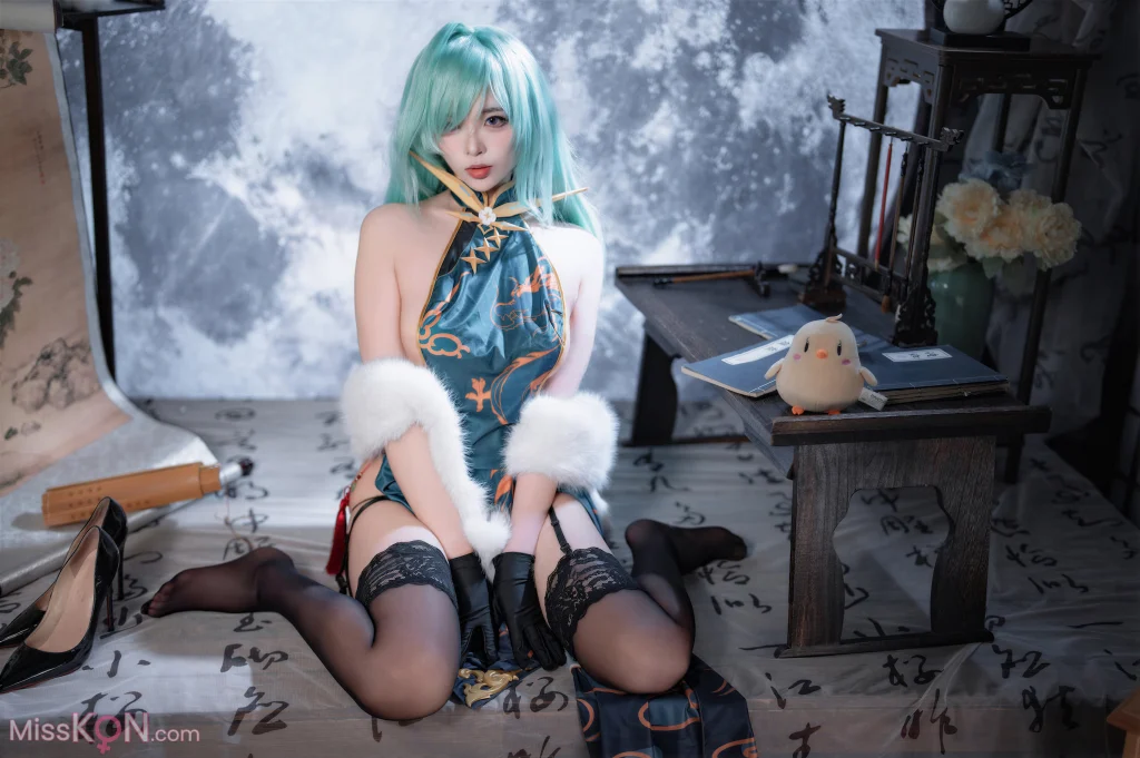 Coser@轩萧学姐: 碧蓝航线 莫斯科旗袍 (50 photos)