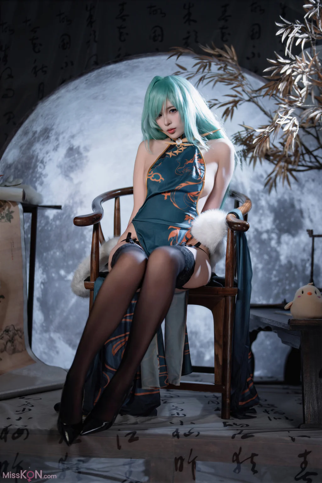 Coser@轩萧学姐: 碧蓝航线 莫斯科旗袍 (50 photos)