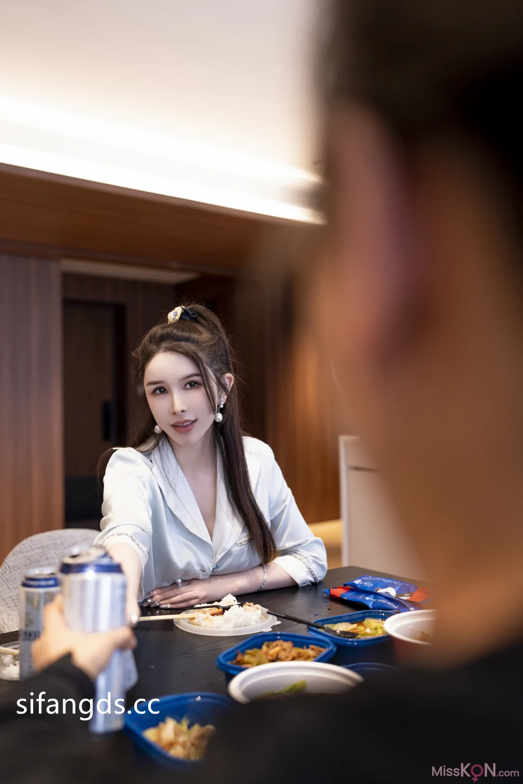 [内购无水印] Li Li Sha (李丽莎) & Pan Jiaojiao (潘娇娇): 拉拉淫妻4P换妻 (91 photos + 9 videos)