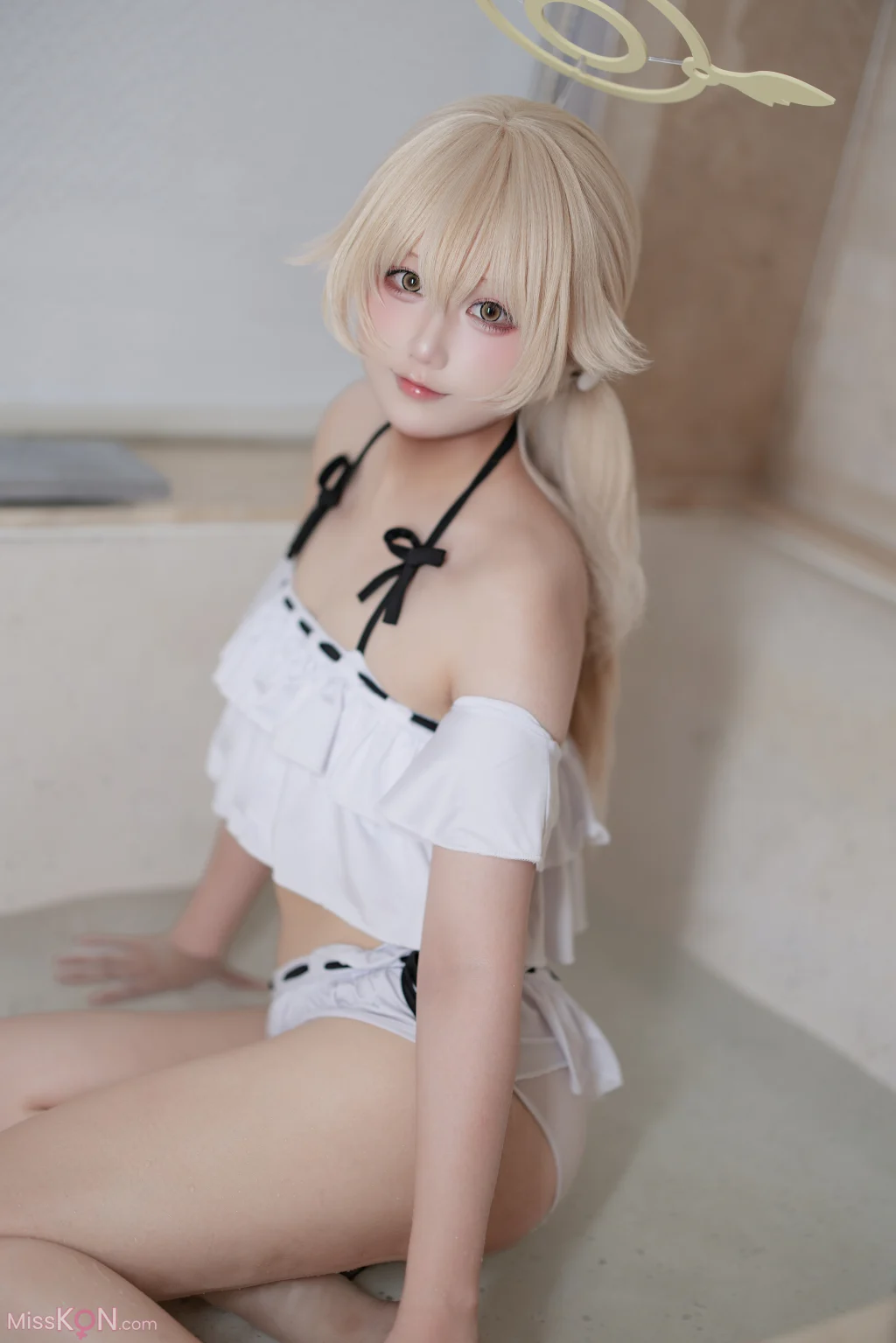 Coser@lunananya: 蔚蓝档案 阿慈谷日富美泳装 (26 photos)
