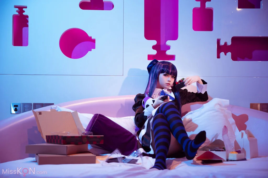 Coser@G44不会受伤: 吊带袜天使 史朵巾 (20 photos)