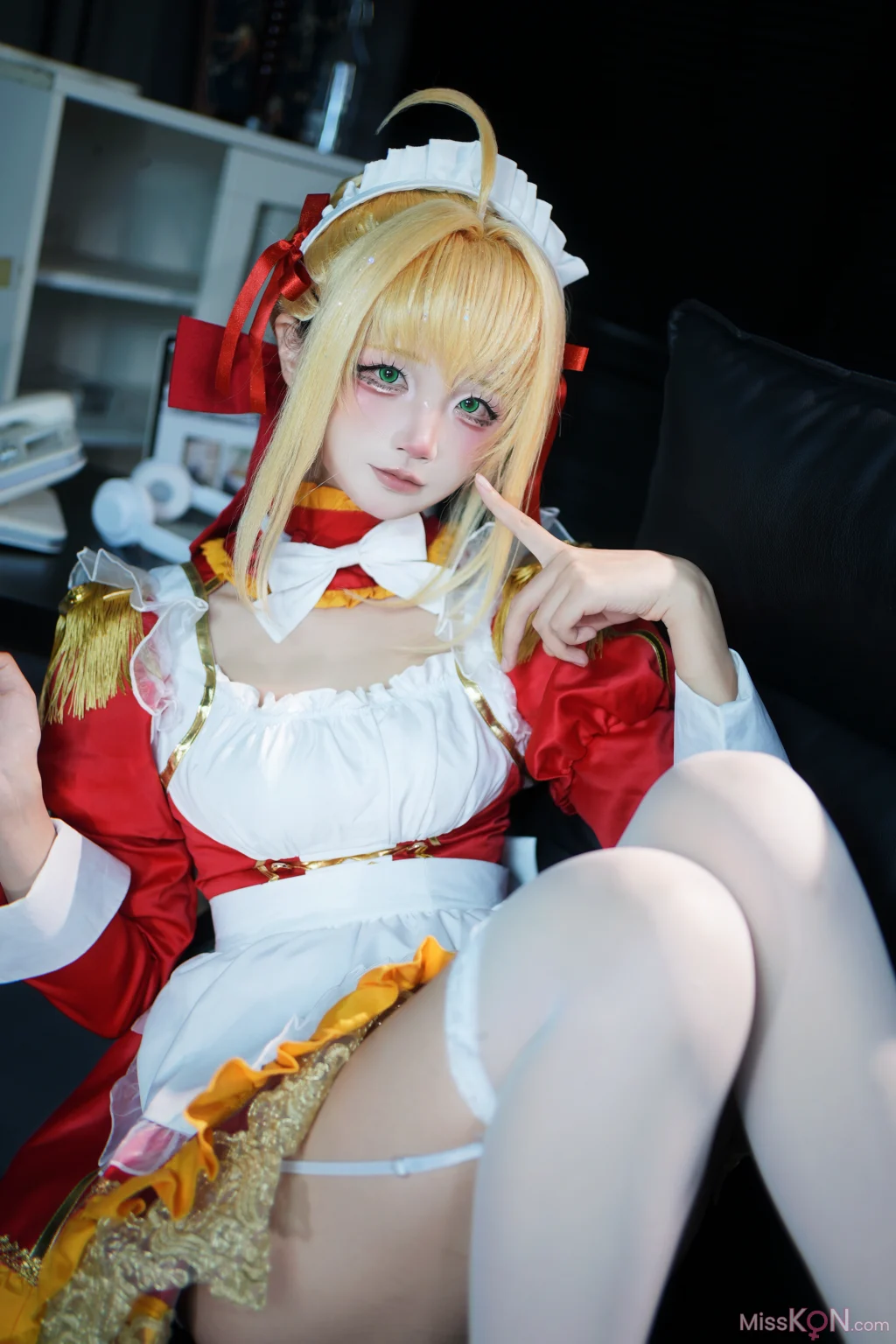 Coser@五更百鬼: FGO 尼禄 女仆 (15 photos)