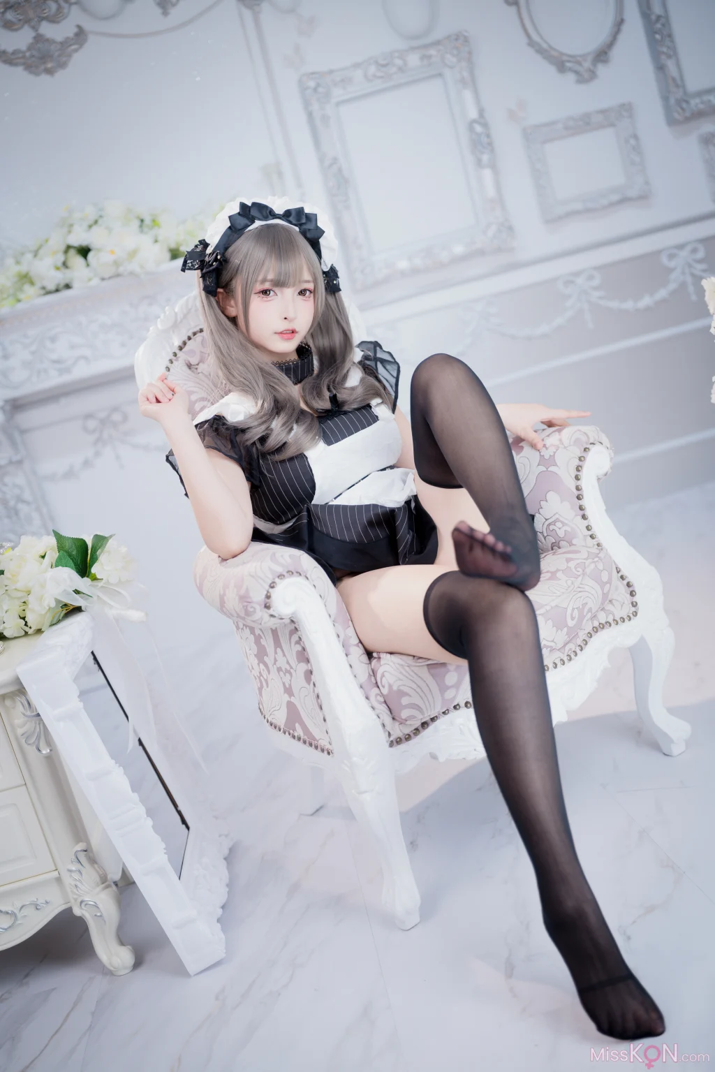 Coser@神楽坂真冬: 妄想女仆 (75 photos + 2 videos)