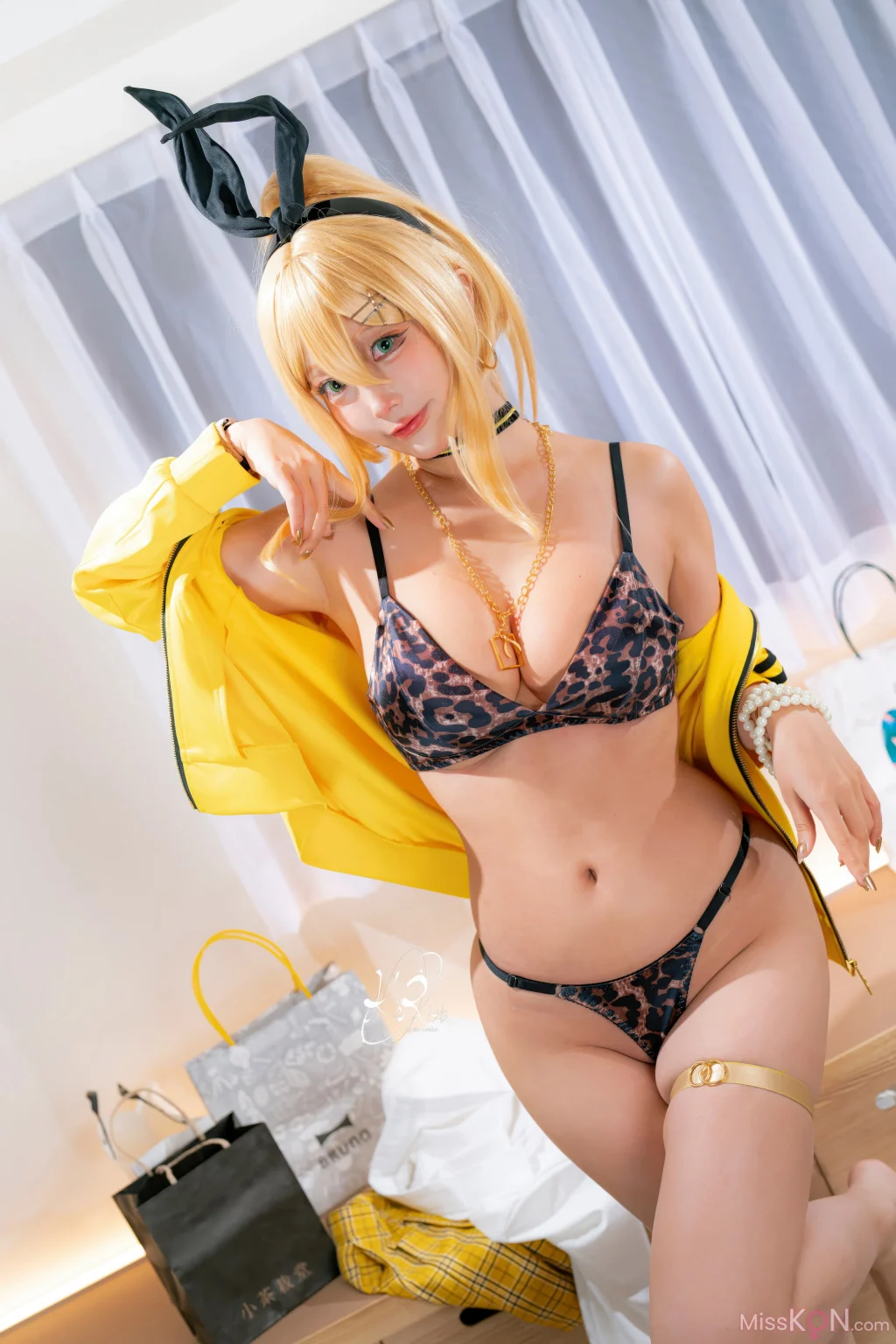 Coser@切切Celia: NIKKE 露菲 (28 photos)