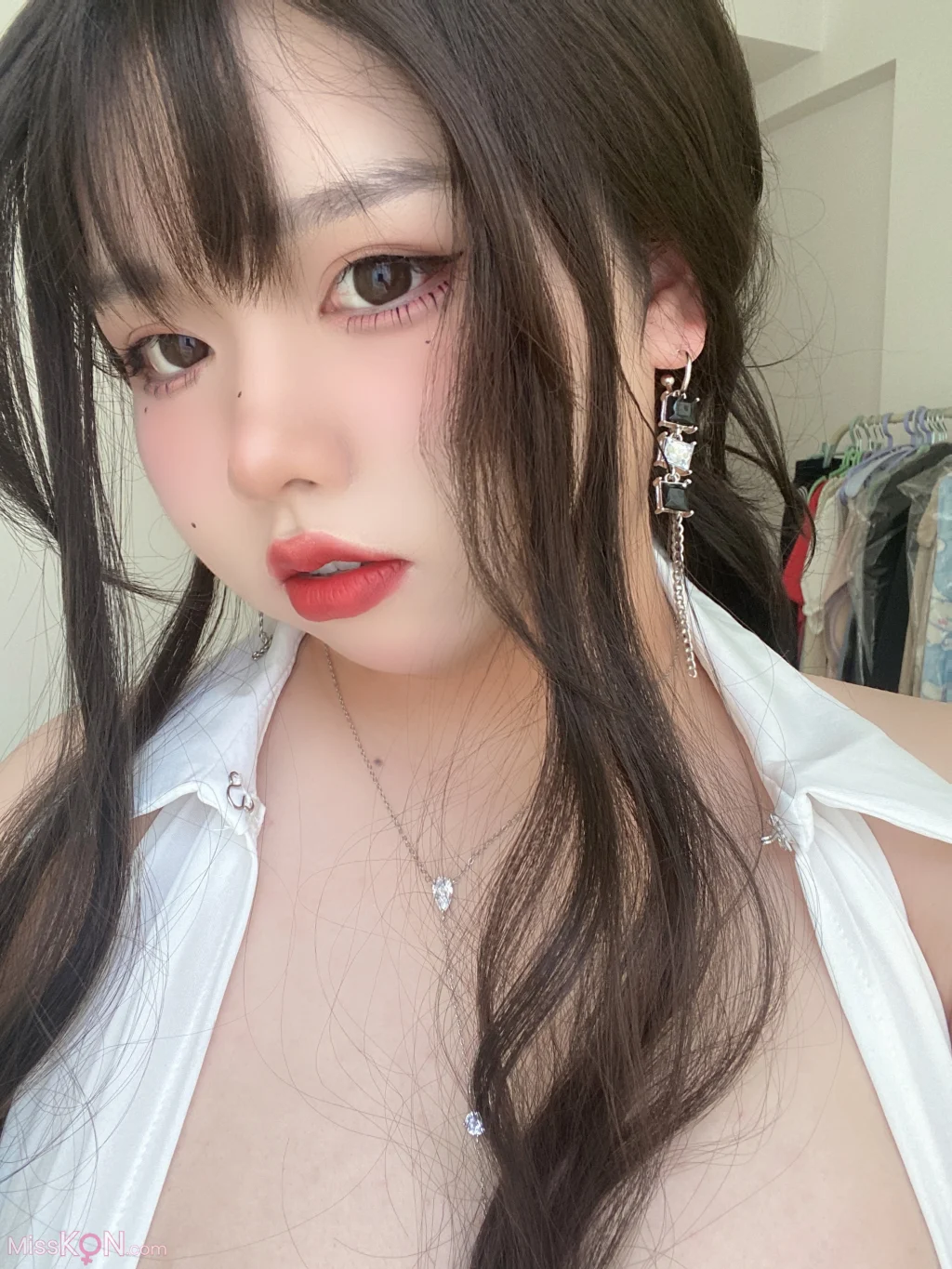 Coser@鸽鸽咕咕w(我想吃麦当劳): Sexy大姐姐 (30 photos + 1 video)