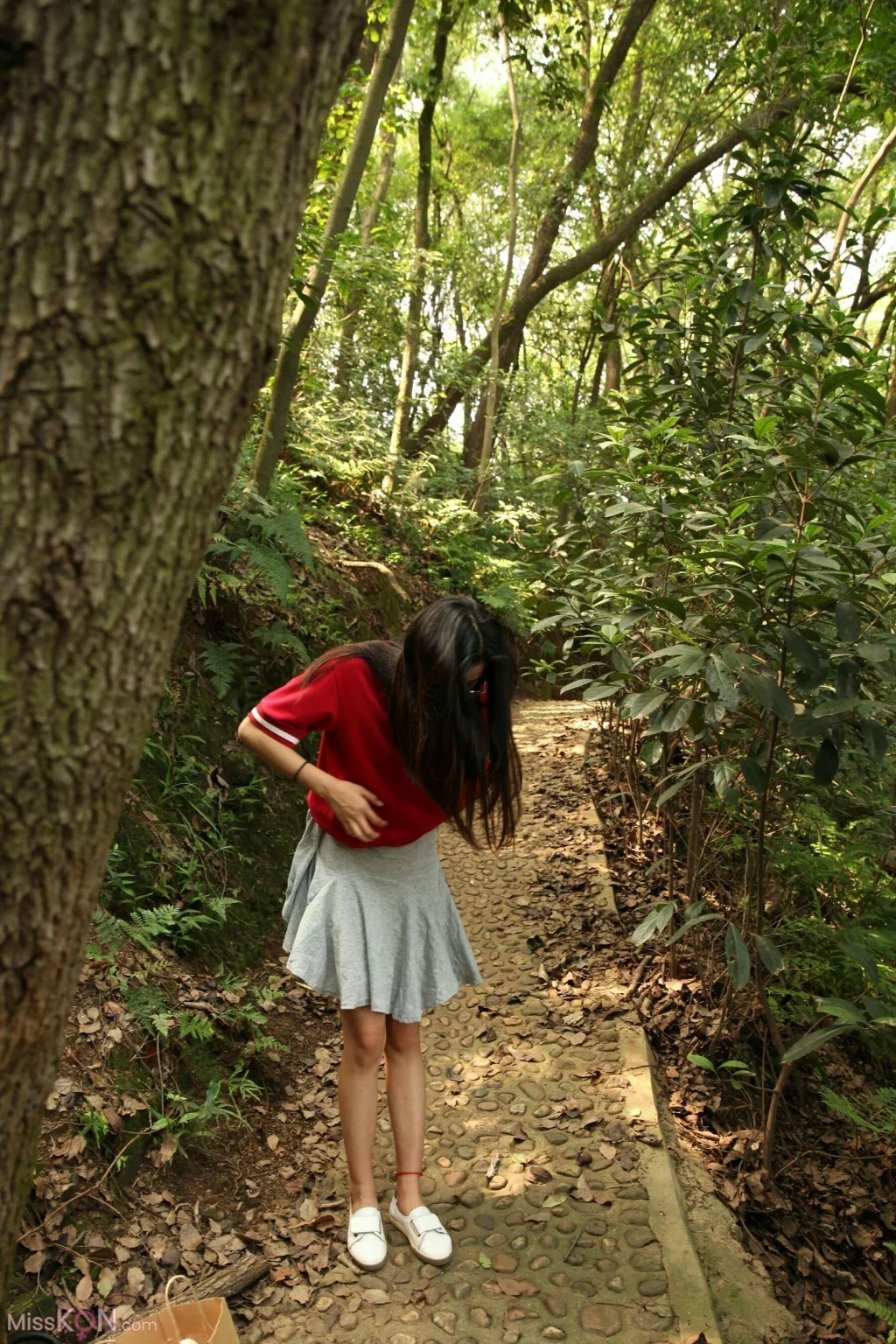 [Private Photoshoot] 芳芳: 长腿御姐户外 全尺度私拍 (197 photos + 1 video)