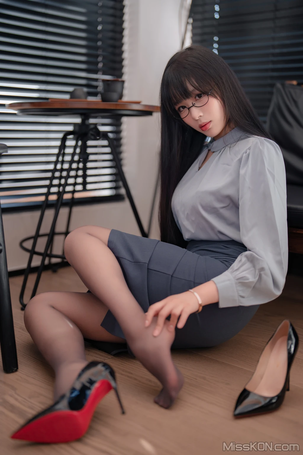 Coser@轩萧学姐: 蓝裙ol (190 photos ) 9 Coser@轩萧学姐: 蓝裙ol (190 photos ) 9