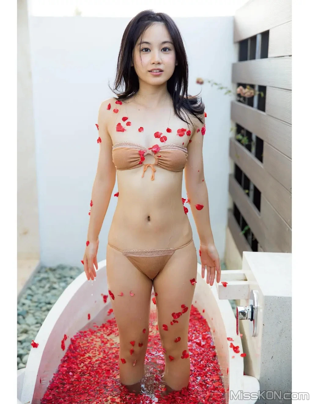 Yui Ito (伊藤優衣): With YUI (82 photos) 2 Yui Ito (伊藤優衣): With YUI (82 photos) 2