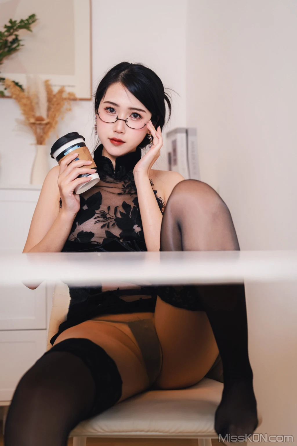Coser@不呆猫: 黑旗袍过膝袜御姐 (42 photos) 