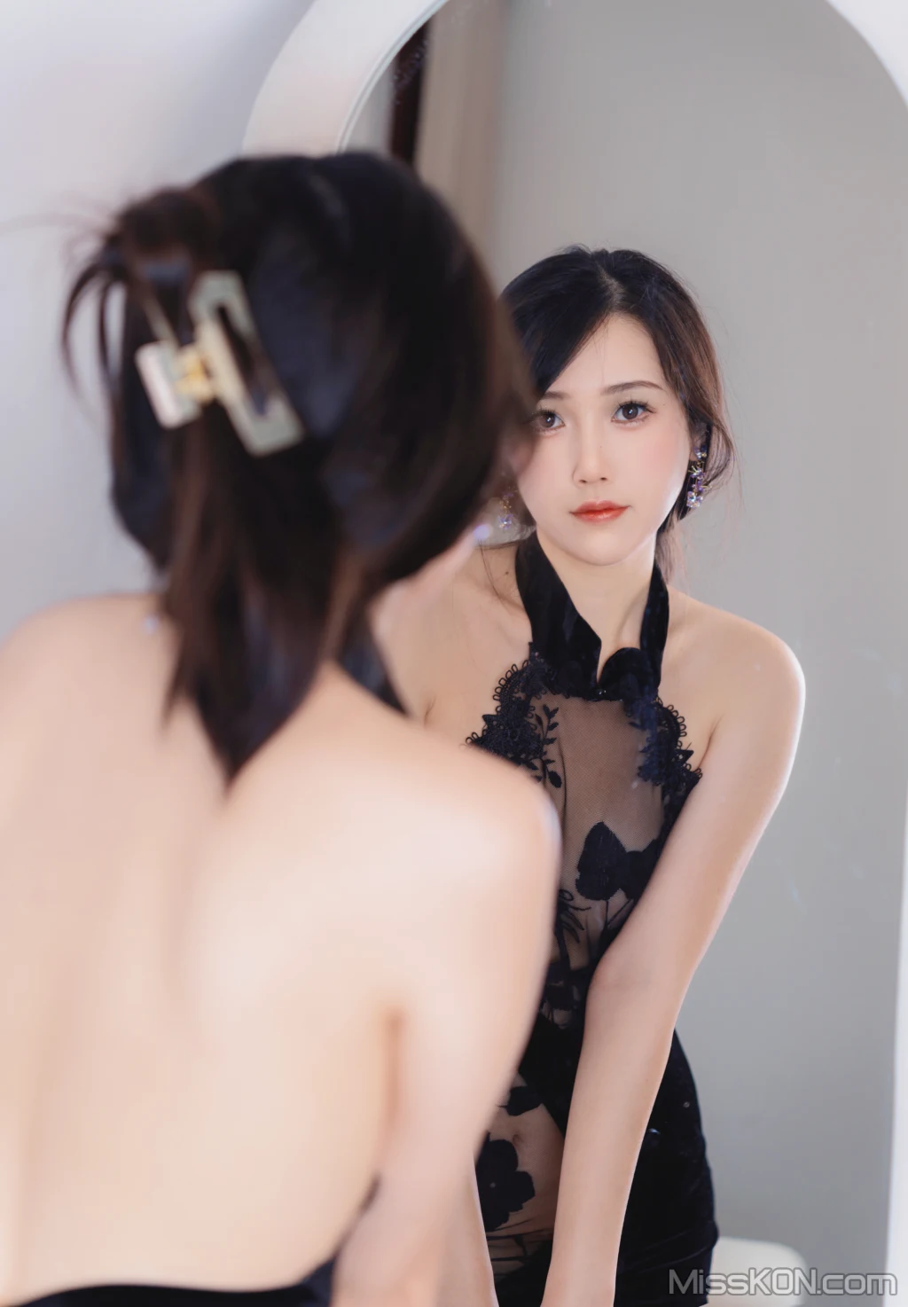 Coser@不呆猫: 黑旗袍过膝袜御姐 (42 photos) 