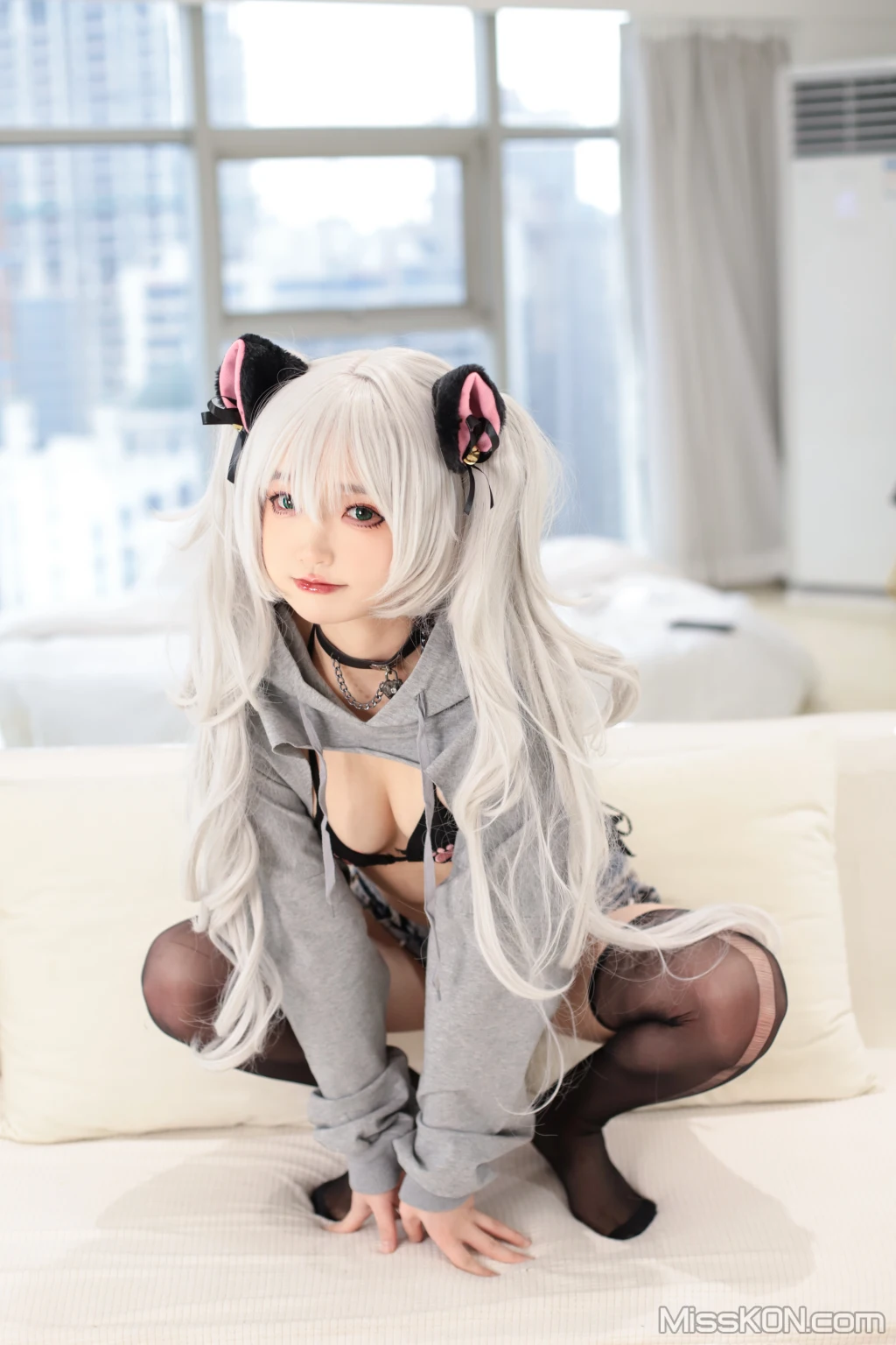 Coser@神沢永莉: 前开卫衣黑丝牛仔裤 (87 photos) 