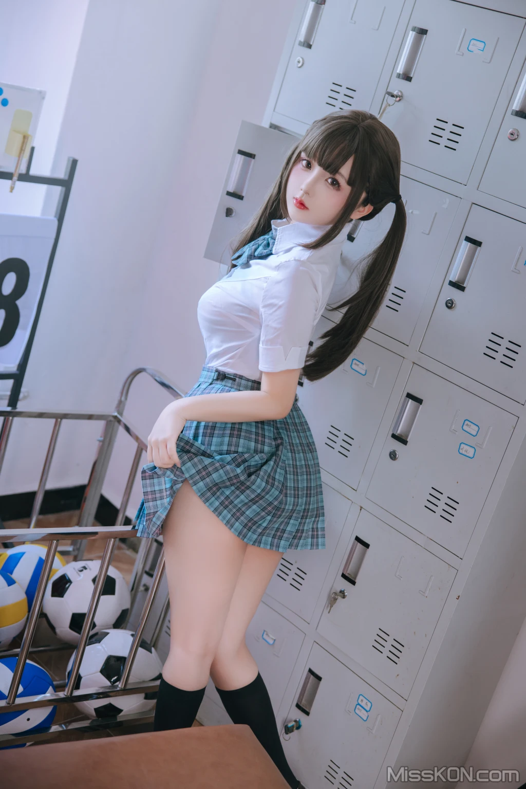 Coser@日奈娇: 更衣室 (195 photos) 9 Coser@日奈娇: 更衣室 (195 photos) 9