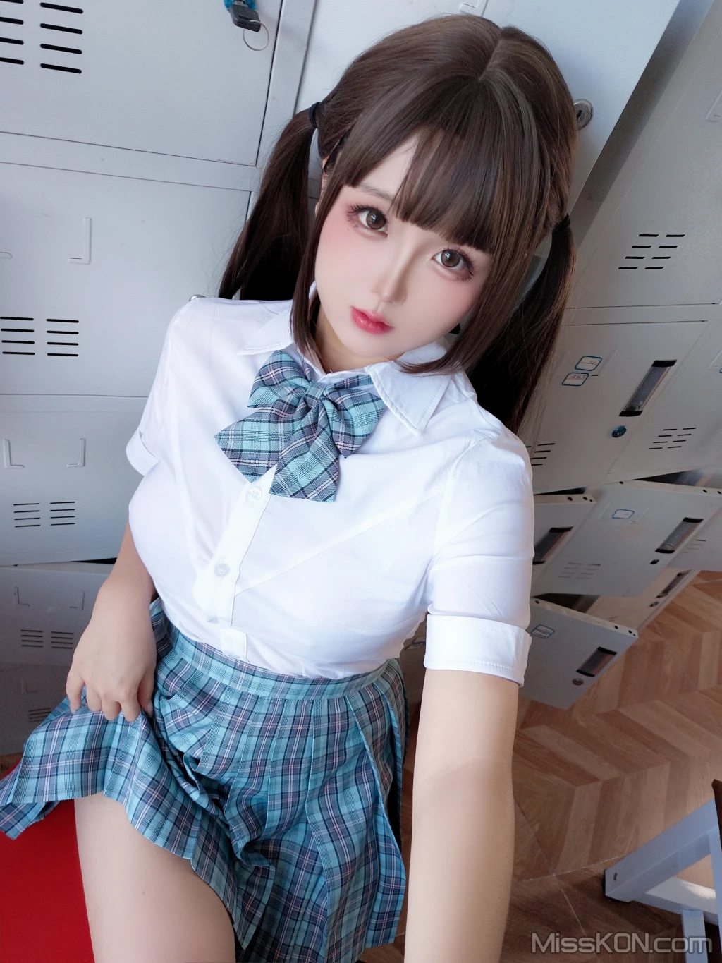 Coser@日奈娇: 更衣室 (195 photos) 15 Coser@日奈娇: 更衣室 (195 photos) 15