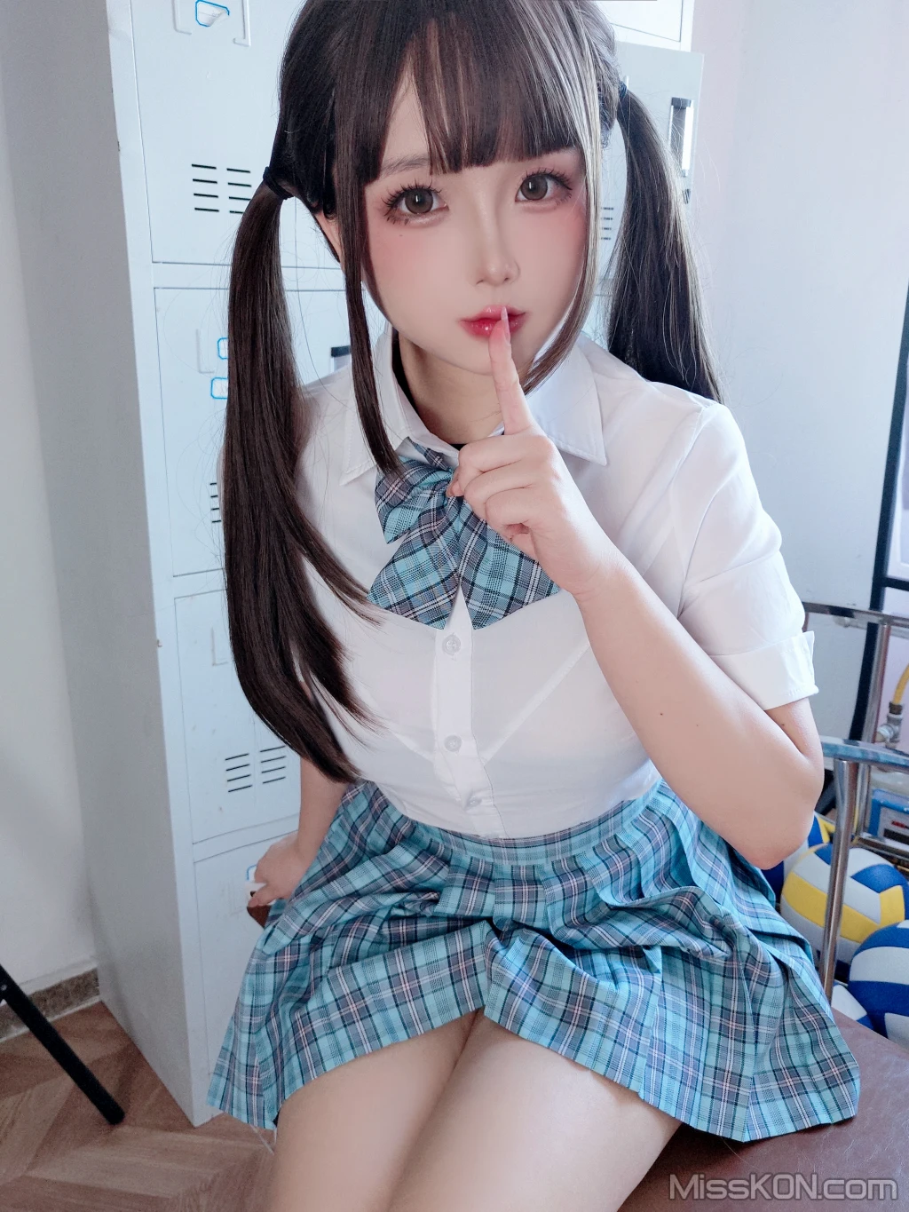 Coser@日奈娇: 更衣室 (195 photos) 16 Coser@日奈娇: 更衣室 (195 photos) 16