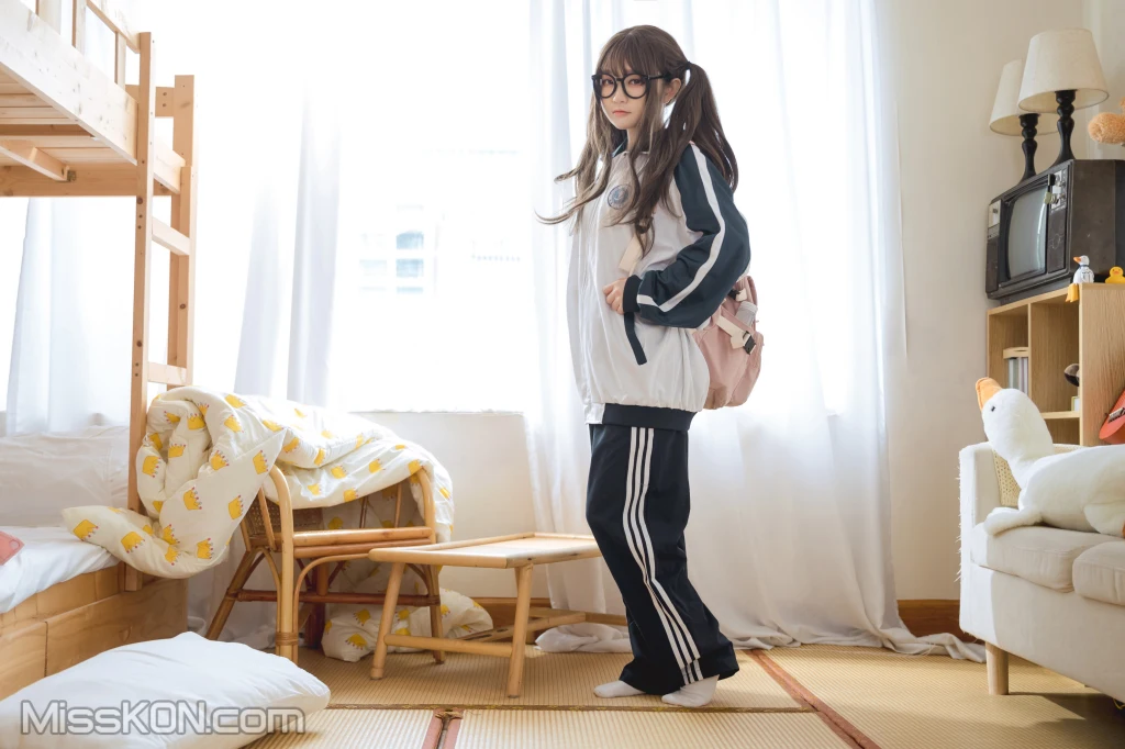 Coser@神沢永莉: 家庭作业 (73 photos) 