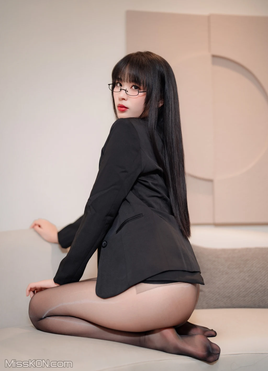 Coser@轩萧学姐: 下班后的OL (72 photos) 