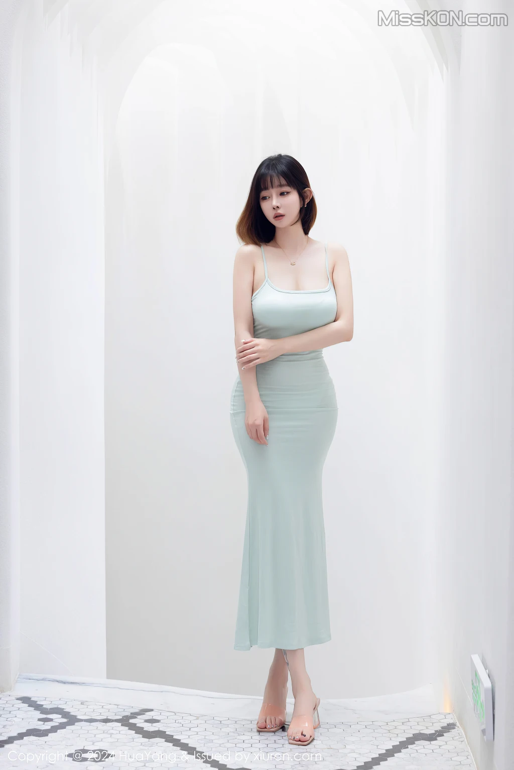 HuaYang Vol.586: Wang Yu Chun (王雨纯) (95 photos) 