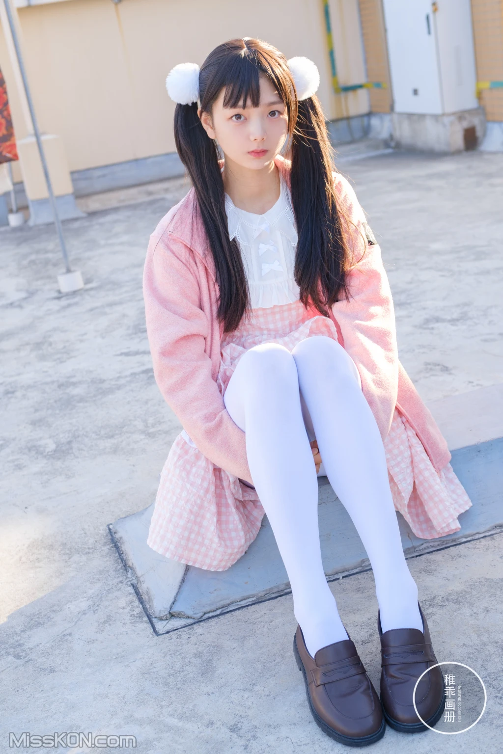 Coser@稚乖画册: 晴空 06 夜夜 天台粉裙 (82 photos) 