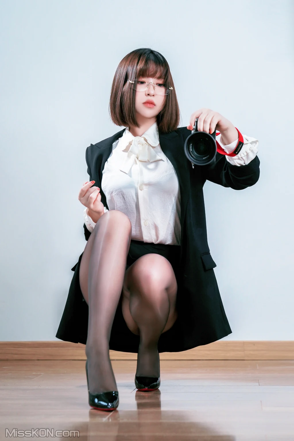 Coser@半半子: OL自撮 (28 photos ) 