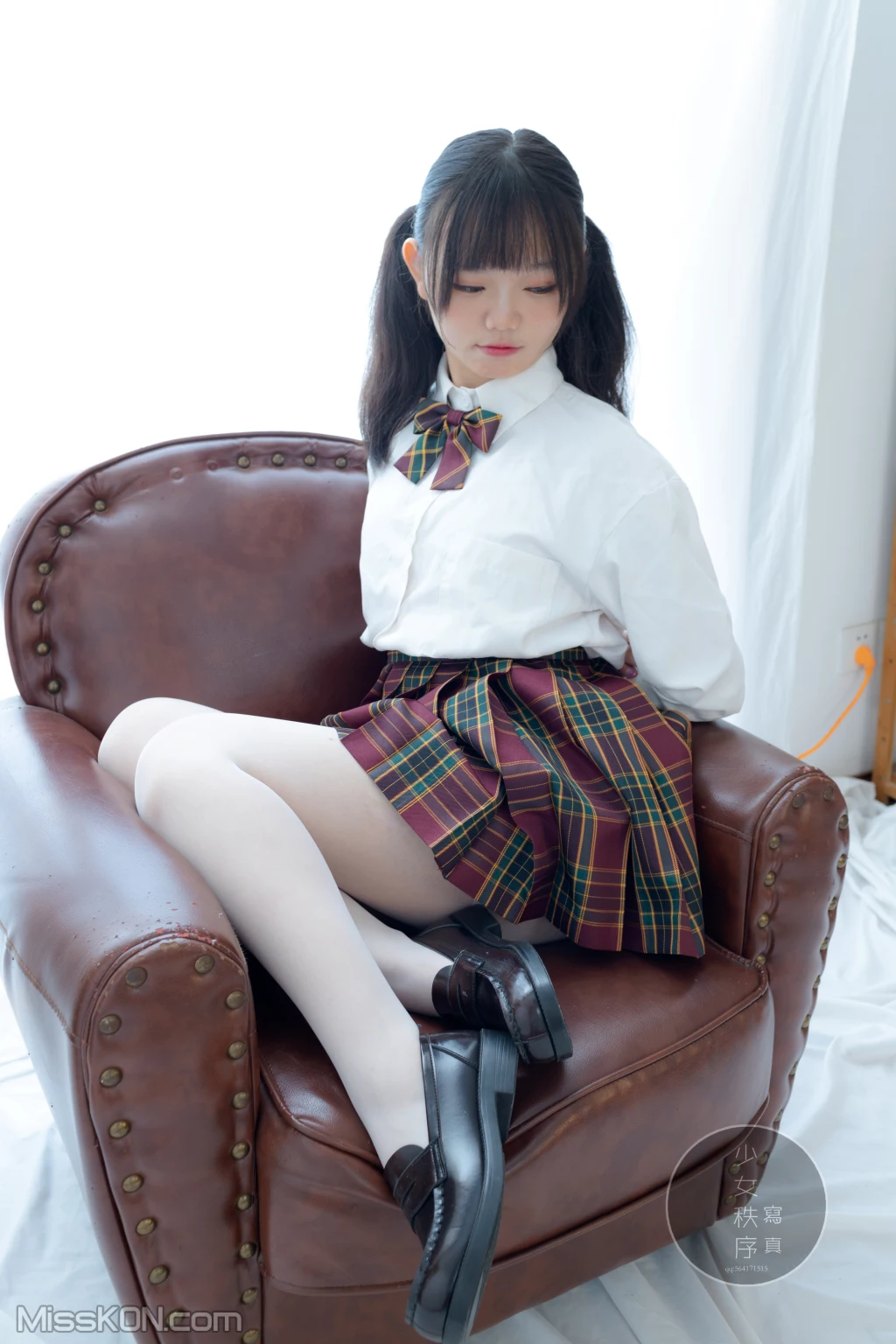 少女秩序 – Gr03L (60 photos) 