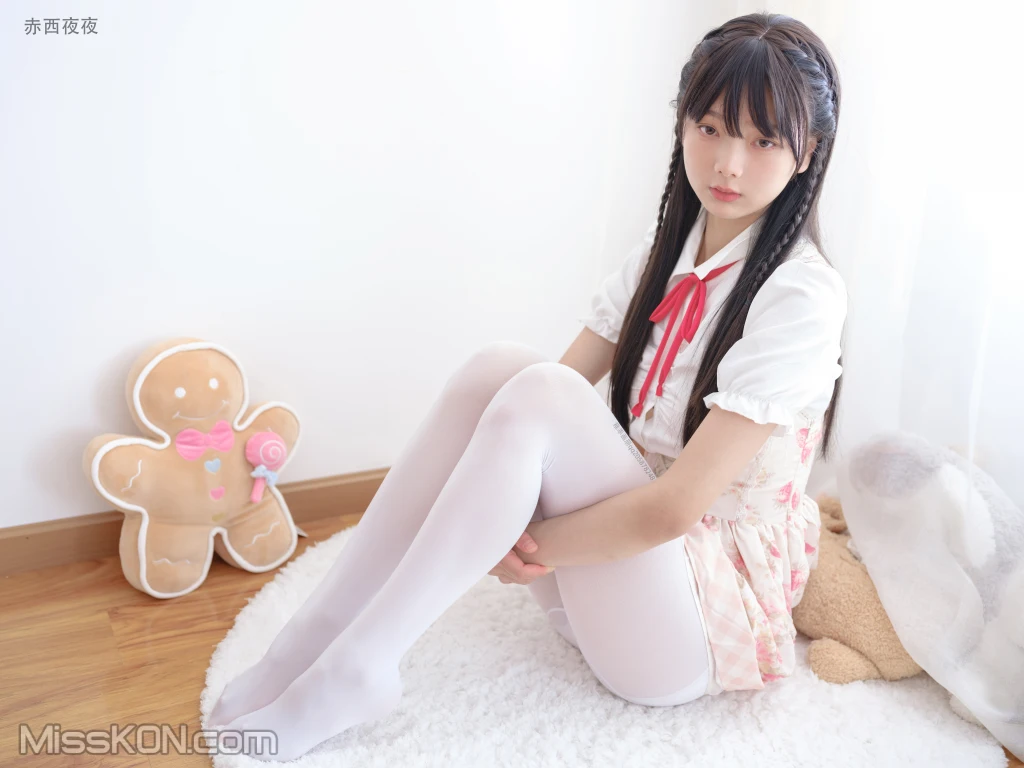 Coser@稚乖画册: 夜夜 白丝JK (81 photos ) 18 Coser@稚乖画册: 夜夜 白丝JK (81 photos ) 18