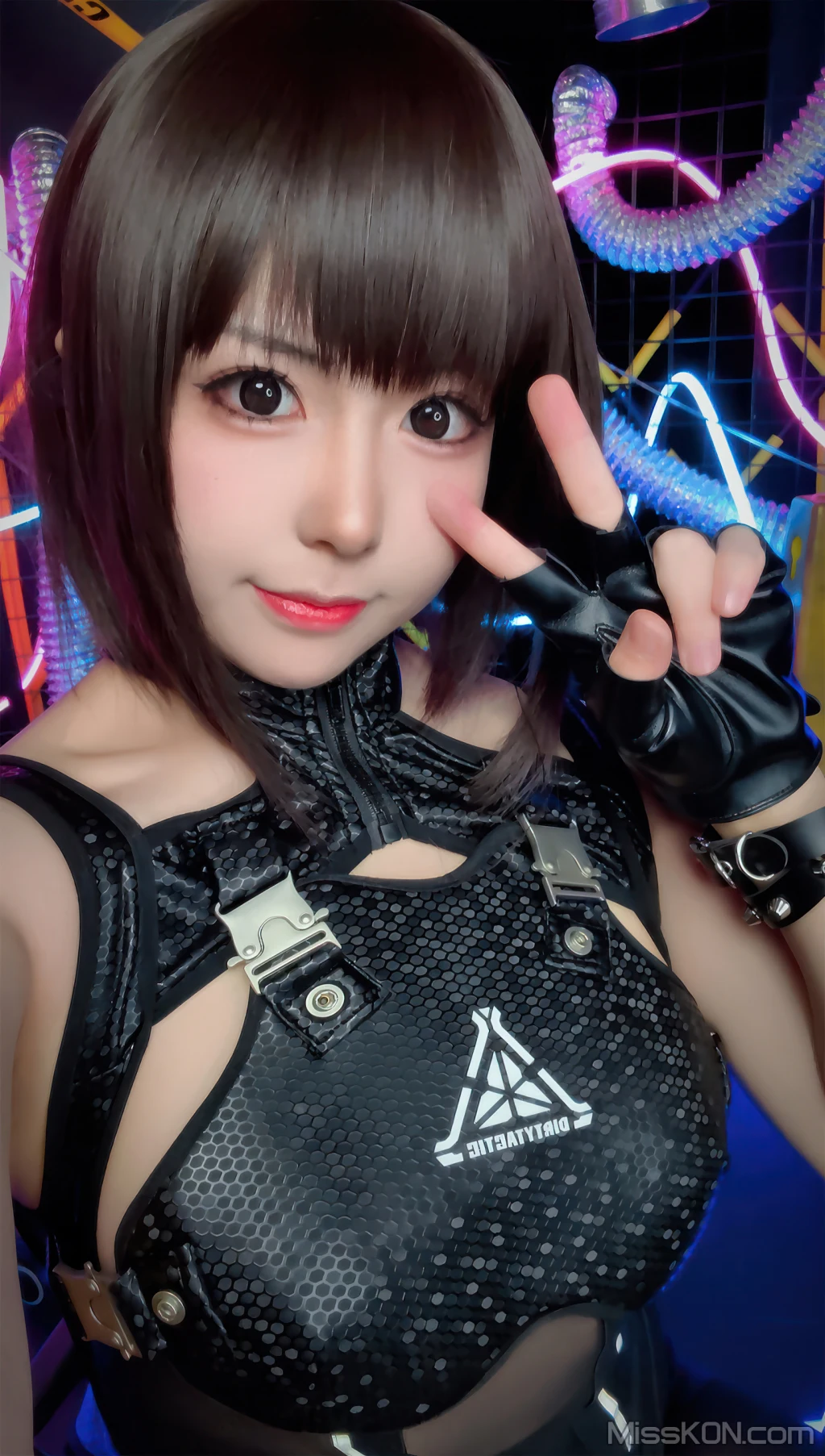 Coser@虎森森: 爱心特工 (119 photos) 17 Coser@虎森森: 爱心特工 (119 photos) 17