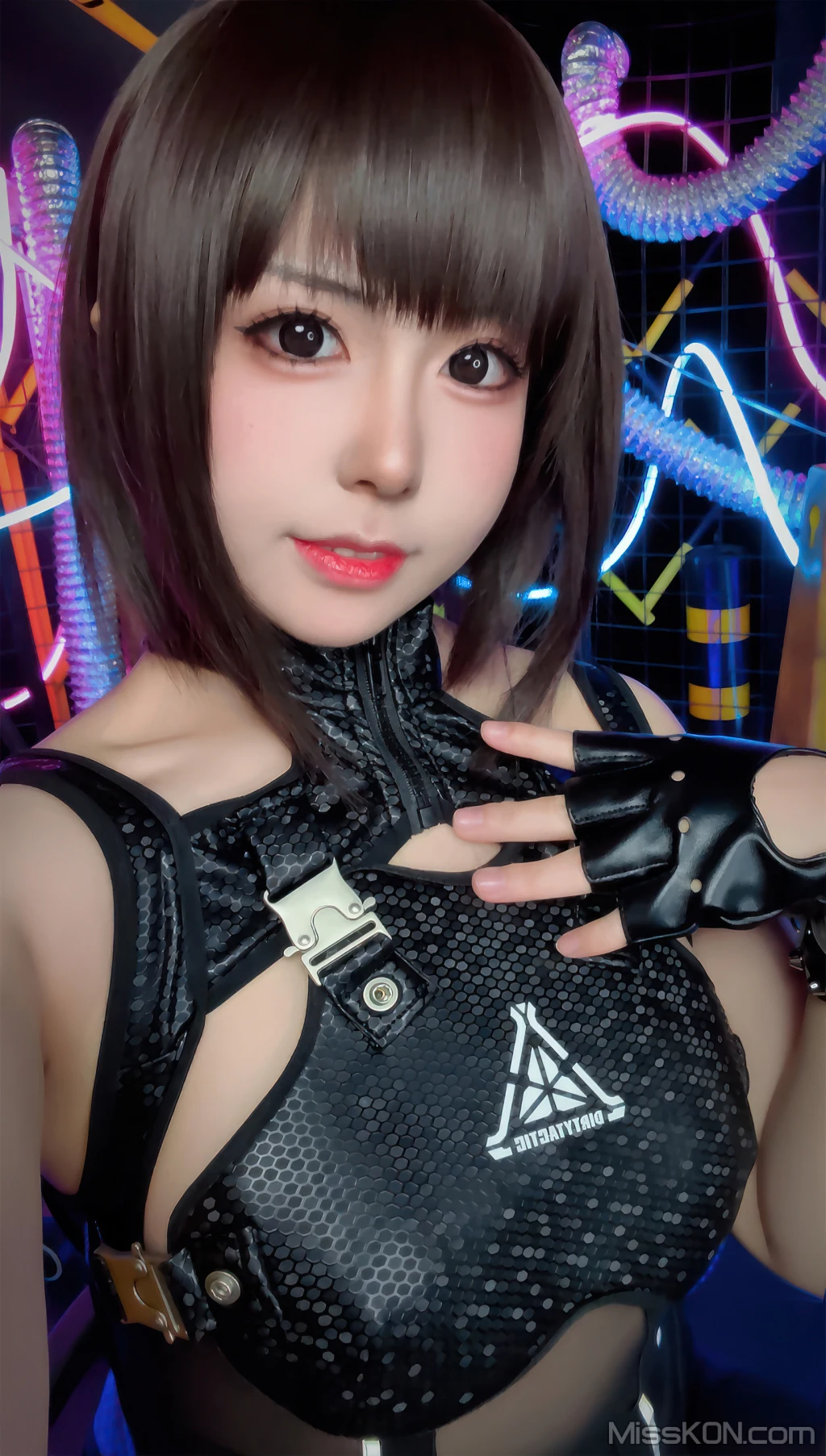 Coser@虎森森: 爱心特工 (119 photos) 18 Coser@虎森森: 爱心特工 (119 photos) 18