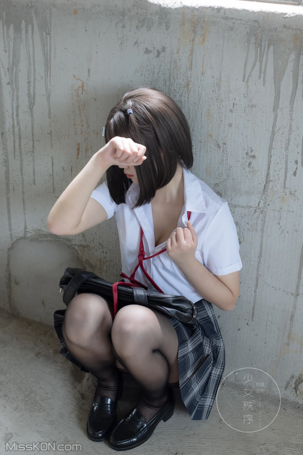 少女秩序 GR04L 黑丝JK (73 photos) 
