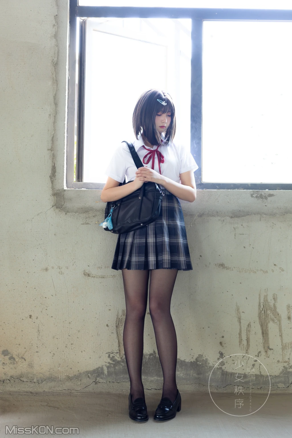 少女秩序 GR04L 黑丝JK (73 photos) 