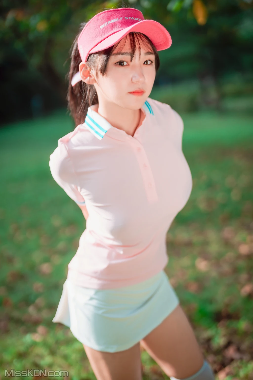DJAWA Photo – HENDOONG (혠둥이): “On Green” (101 photos) 1 DJAWA Photo – HENDOONG (혠둥이): “On Green” (101 photos) 1